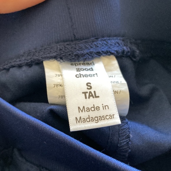 Winderwink pro scrub set. Navy. Barely worn. Top small. Bottoms small tall. - Picture 2 of 4